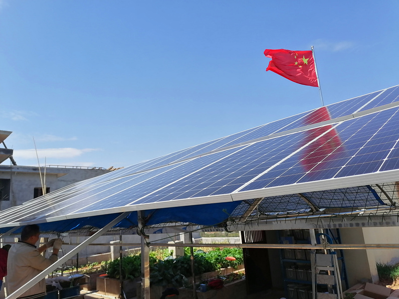 太阳能光伏发电系统是由哪些构成的？